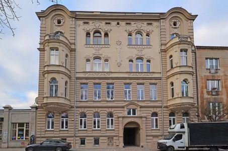 Kolejna kamienica w centrum Łodzi już po remoncie [ZDJĘCIA]