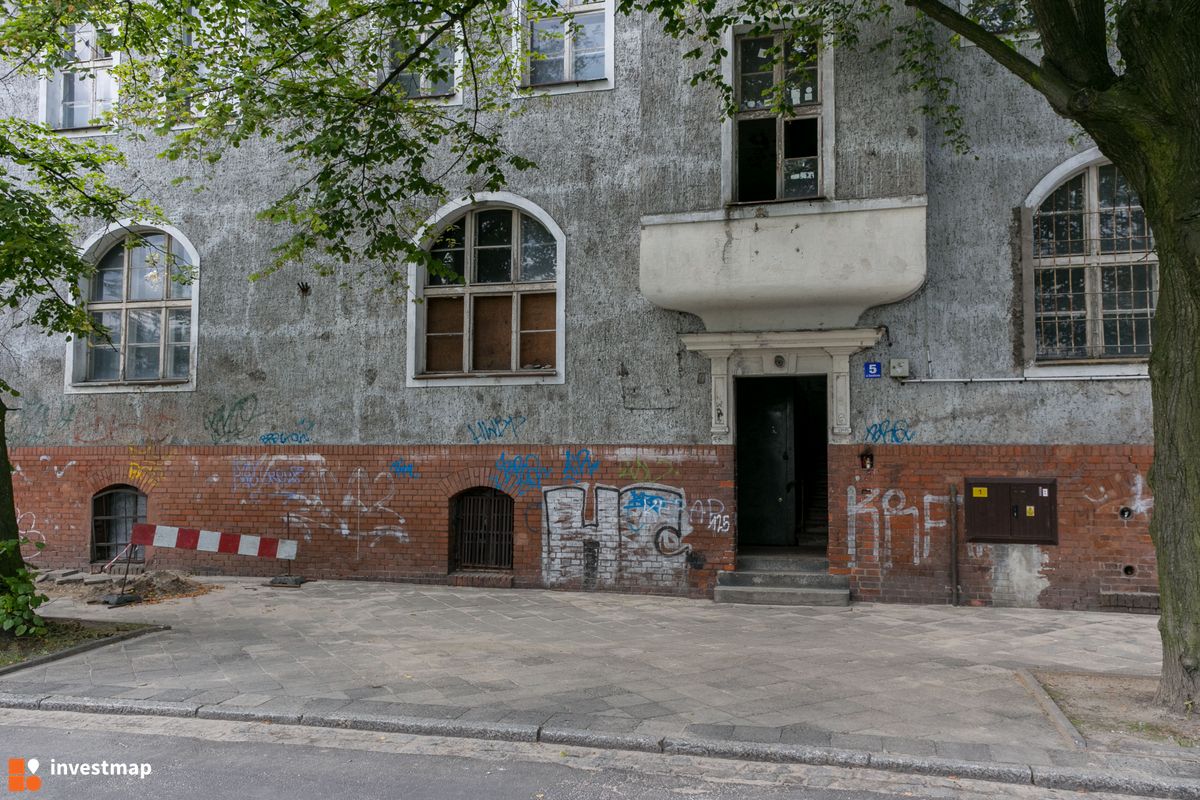 Zdjęcie Zabytkowy brochowski Ratusz, ul. Semaforowa 5 