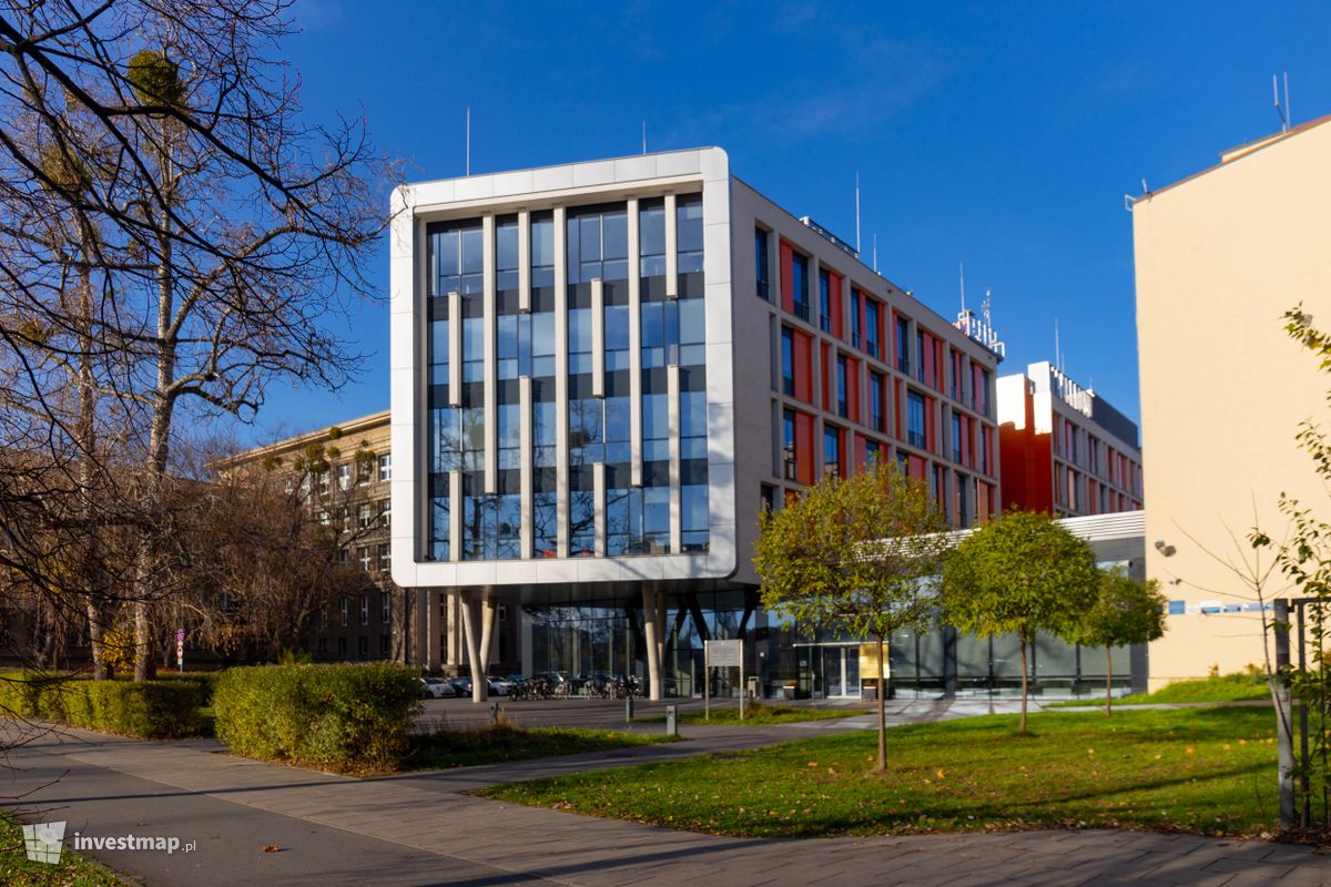 Zdjęcie [Warszawa] Centrum Nowych Technologii "Ochota" fot. Jakub Zazula 