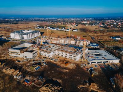Trwa budowa najdroższej w historii inwestycji edukacyjnej we Wrocławiu [FILM + ZDJĘCIA + WIZUALIZACJE]