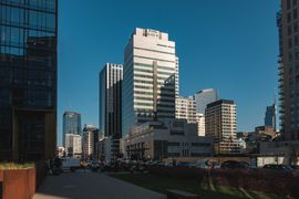 Znany, duży biurowiec w centrum Warszawy zostanie sprzedany i wyburzony?