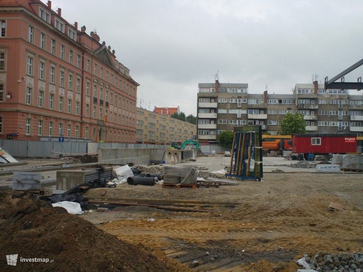 Zdjęcie  Przebudowa pl. Nowy Targ z budową parkingu podziemnego fot. Orzech 