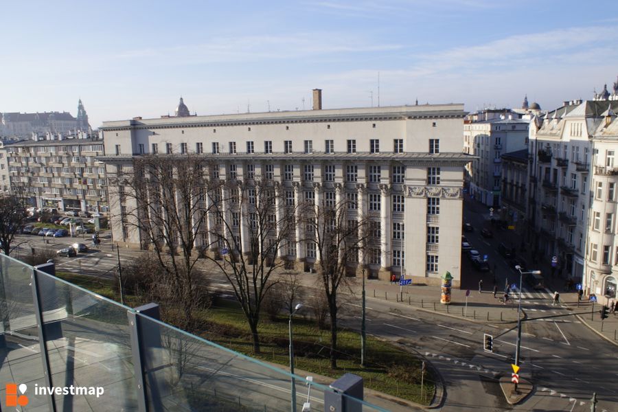 Jeden z najbogatszych Polaków zmieni zabytkowy gmach PKO w Krakowie w luksusowy hotel prestiżowej światowej marki [ZDJĘCIA]