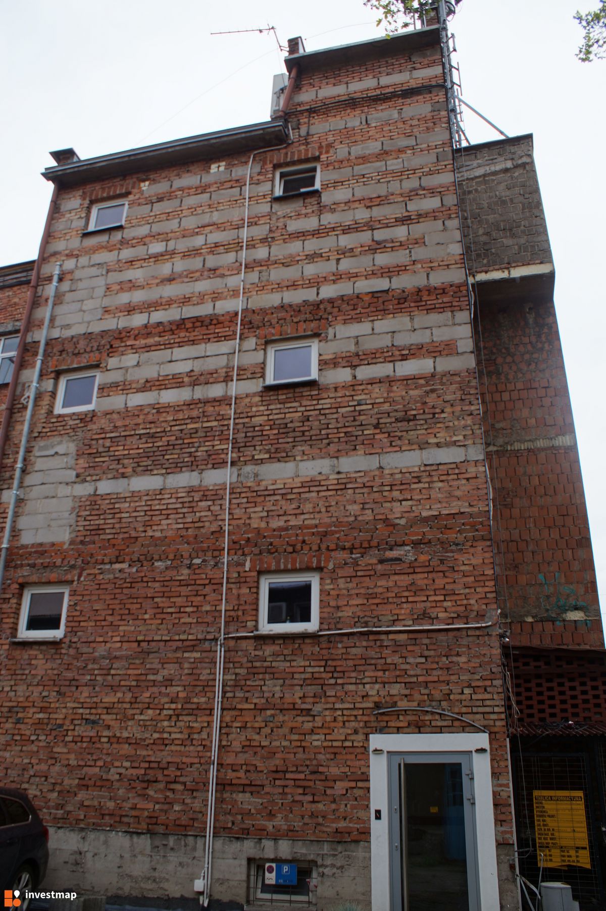 Zdjęcie [Kraków] Budynek Mieszkalny, ul. Berka Joselewicza 21c fot. Damian Daraż 