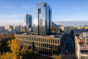 Pierwszy najemca wprowadza się do biurowca V Tower