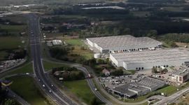 Globalny gigant sprzeda swoją fabrykę w Bielsku-Białej. Co z 800 pracownikami?