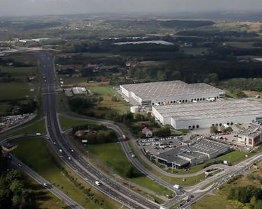 Globalny gigant sprzeda swoją fabrykę w Bielsku-Białej. Co z 800 pracownikami?