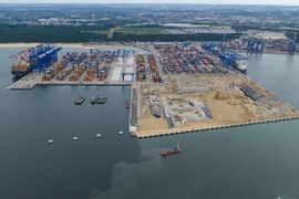 Budowa wielkiego terminala T5 Offshore Installation w Baltic Hub w Gdańsku na finiszu