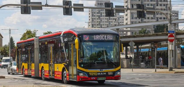 Wrocław: Pierwszy przegubowy elektryczny MAN Lion’s City 18 E obsłuży linie aglomeracyjne