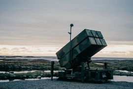 Norweski koncern Kongsberg wybuduje wielką fabrykę systemów antydronowych w woj. pomorskim