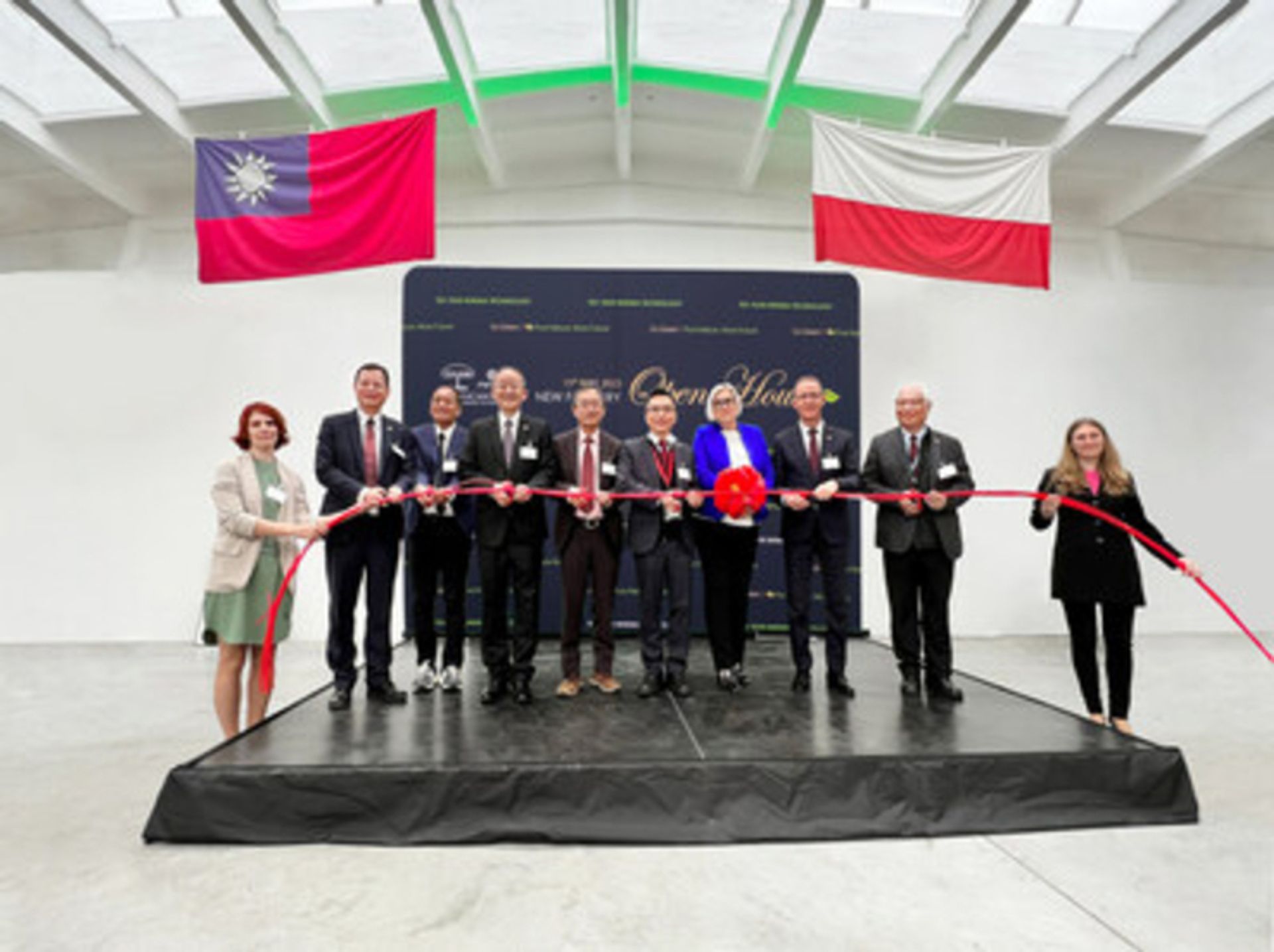 Tajwańska firma Tex Year otworzyła w Gnieźnie pierwszą w Polsce fabrykę słomek kompostowalnych
