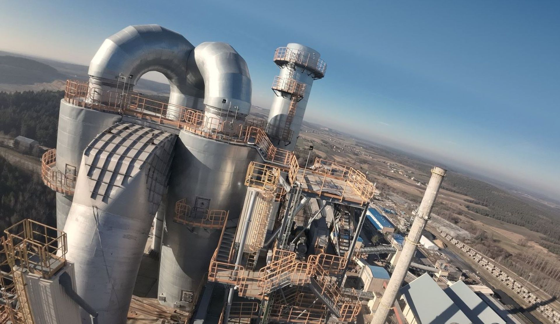 Holcim Polska zainwestuje w dwie fabryki w woj. świętokrzyskim