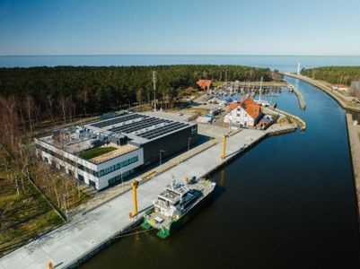 Pierwsza polska elektrownia wiatrowa na Bałtyku coraz bliżej. Działa już baza operacyjno-serwisowa [ZDJĘCIA]