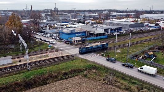 Bezkolizyjne przejazdy poprawią bezpieczeństwo podróżnych i kierowców w Krakowie