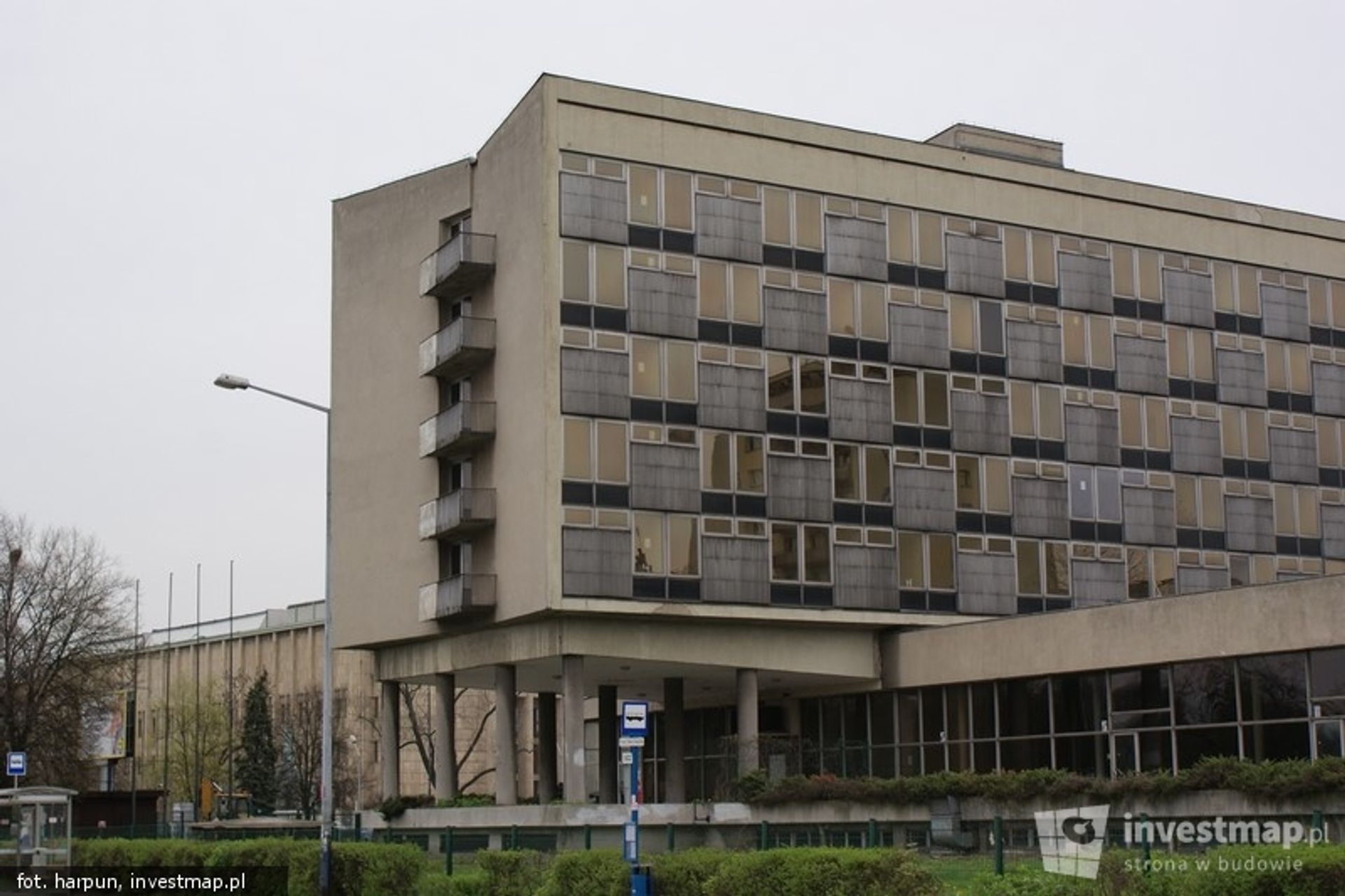  Decyzja w sprawie hotelu Cracovia pod koniec września