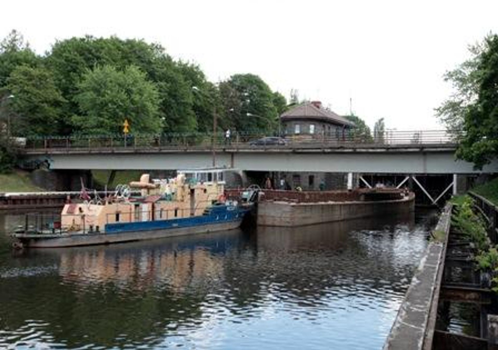  Gliwice: remont mostu w Łabędach