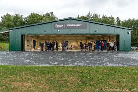 W Akademickim Ośrodku Szybowcowym Politechniki Rzeszowskiej otwarto nowy hangar dla szybowców