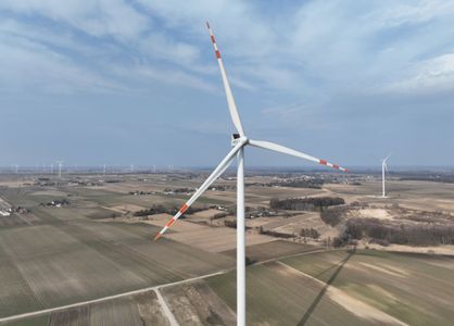 TAURON uruchomił nową, dużą farmę wiatrową w woj. łódzkim. Dostarczy zieloną energię do 40 tys. domów
