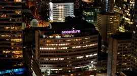 Globalna firma Accenture ogłosiła wielkie zwolnienia. Pracę straci 19 tys. osób! Ile z nich w Polsce?
