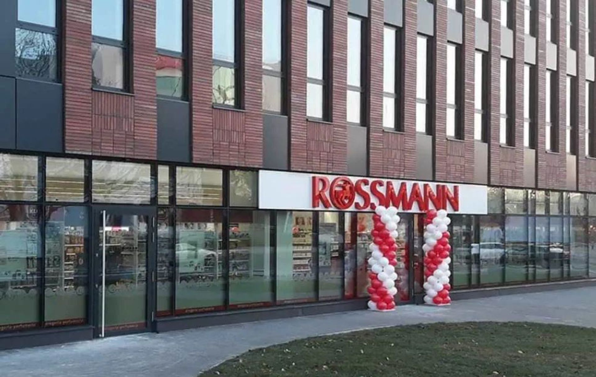 W ciągu tygodnia przybędzie 16 nowych drogerii Rossmann w Polsce