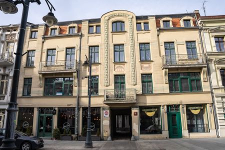 Kolejna zabytkowa kamienica przy ul. Piotrkowskiej w Łodzi przejdzie rewitalizację [ZDJĘCIA]