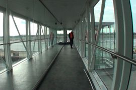 [Wrocław] Zobacz jak dojechać i poruszać się po nowym terminalu wrocławskiego lotniska