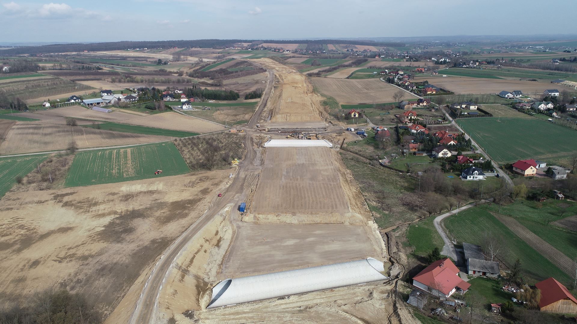 Postępują prace na budowie drogi ekspresowej S7, na odcinku Widoma - Kraków Nowa Huta 