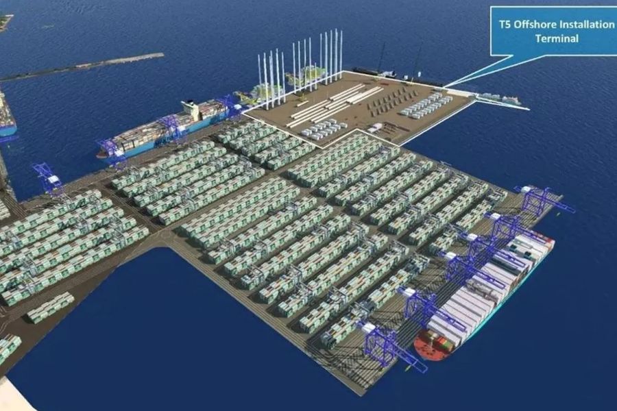 W Gdańsku powstaje wielki terminal instalacyjny dla morskich farm wiatrowych [FILMY]