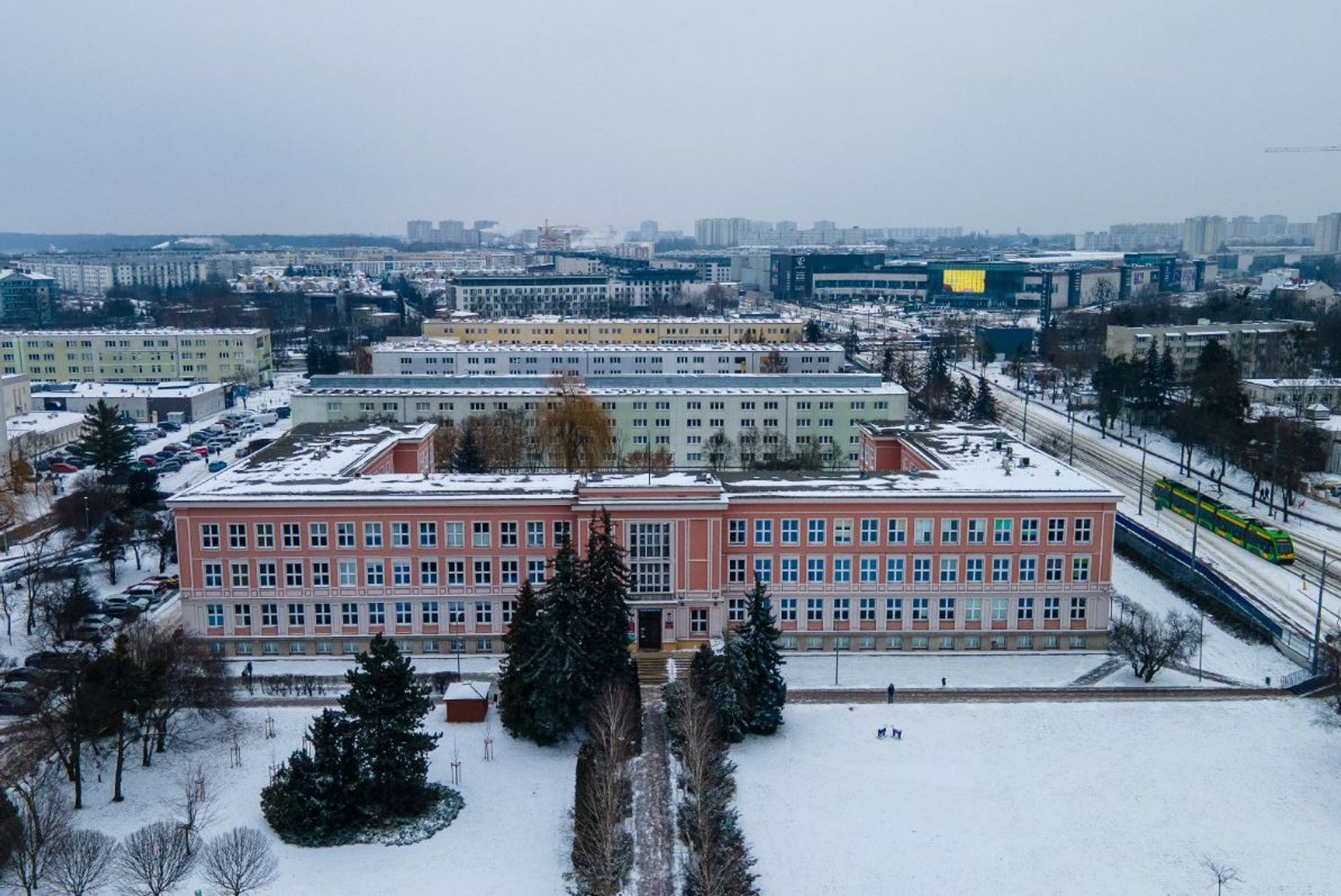 Ruszają prace nad nowym schronem w Poznaniu. 400 osób skryje się w podziemiach uczelni