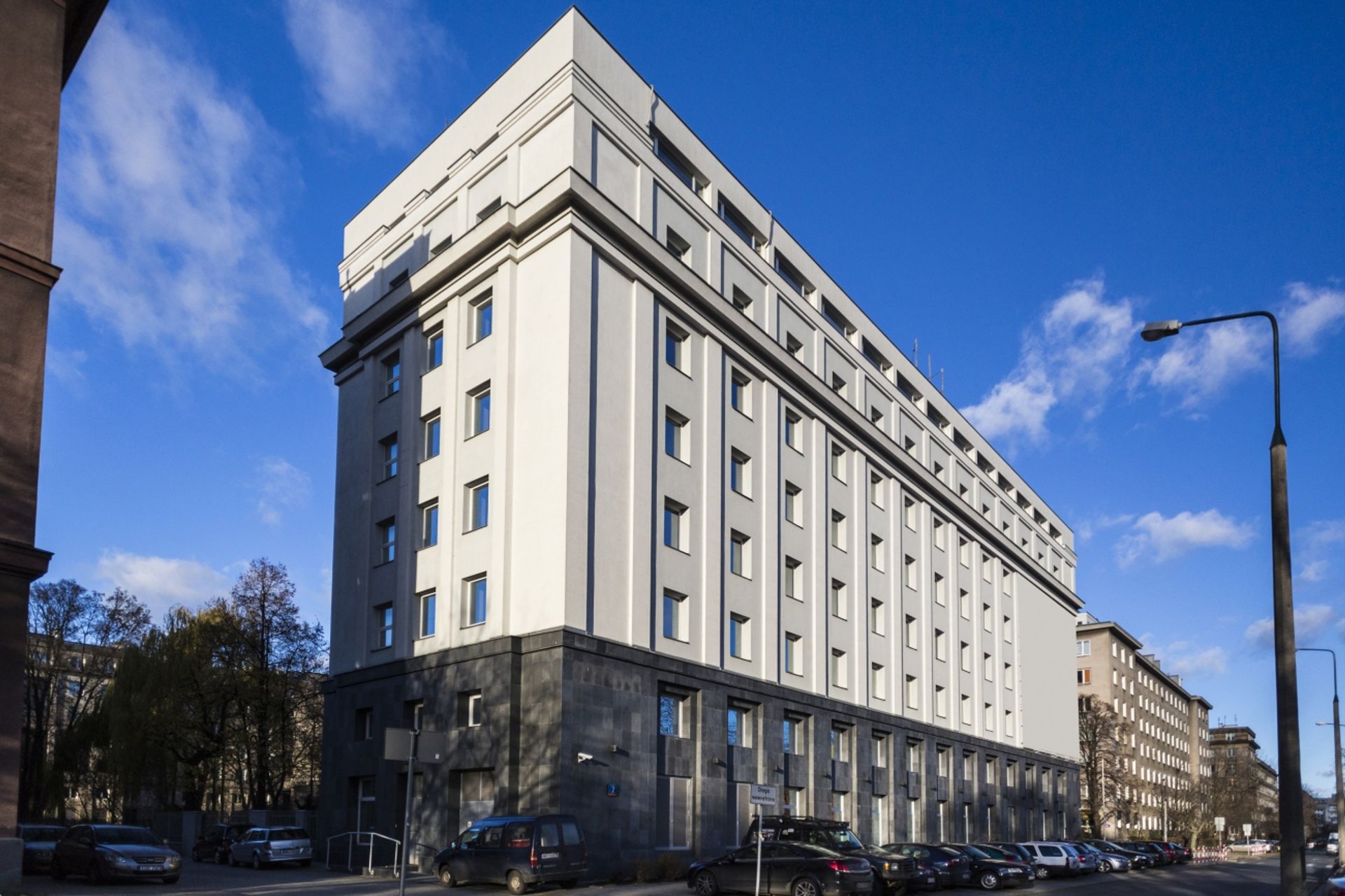  Sprzedaż biurowca Nova Praga w Warszawie przez UBS – budynek zmieni nazwę na Mazovia Plaza
