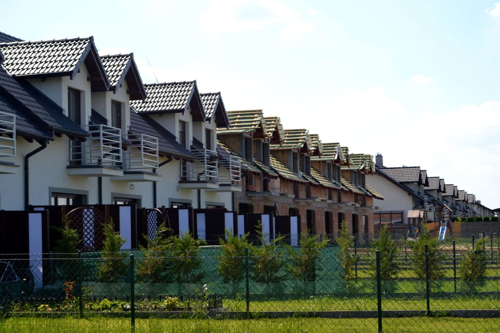 Ostatnie domy na Osiedlu Słonecznym w Brodowie zbliżają się do finiszu