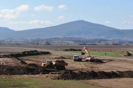 Widoczne postępy w budowie trasy S8 z Wrocławia w kierunku Kłodzka [FILM]