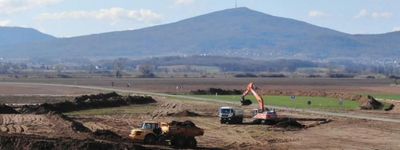 Widoczne postępy w budowie trasy S8 z Wrocławia w kierunku Kłodzka [FILM]