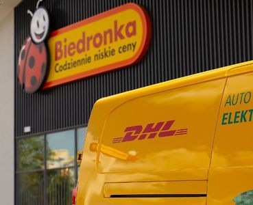 Automaty DHL już przy co drugiej Biedronce w Polsce