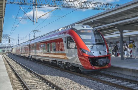 POLREGIO chce kupić 15 hybrydowych zespołów trakcyjnych. W sytuacjach kryzysowych przewiozą rannych