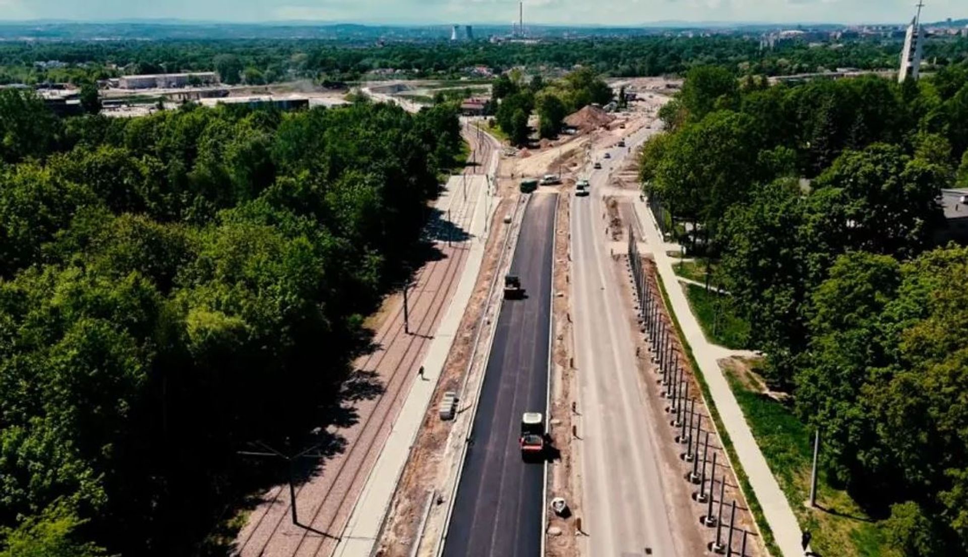 W Krakowie trwa rozbudowa ul. Kocmyrzowskiej wraz z torowiskiem i pętlą tramwajową 