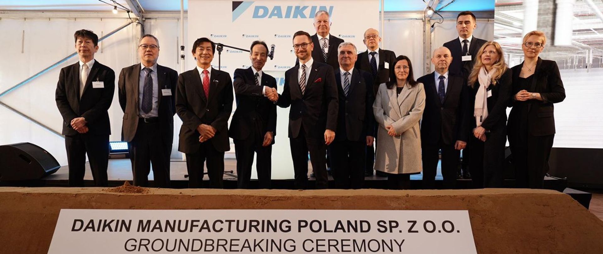 Ruszyła budowa wielkiej fabryki pomp ciepła Grupy Daikin Europe. Powstanie 3000 nowych miejsc pracy w woj. łódzkim