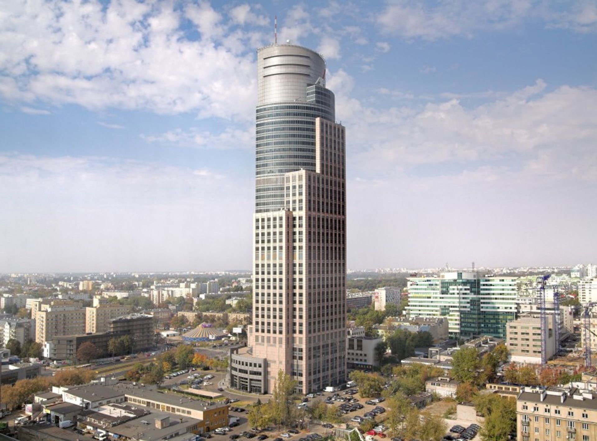  Heitman International wybrał Savills na agenta wyłącznego budynku Warsaw Trade Tower