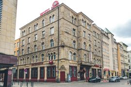 [Wrocław] Politechnika sprzedała zabytkowy hotel przy Wita Stwosza. Wiemy, kto go kupił