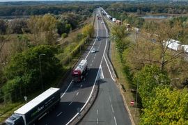 Przygraniczny odcinek jezdni drogi DK2 w Świecku zostanie rozbudowany do parametrów autostrady