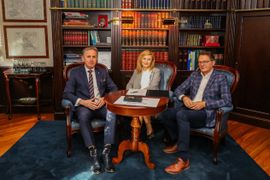 Polski producent nośników reklamowych inwestuje w woj. śląskim, przy wsparciu KSSE