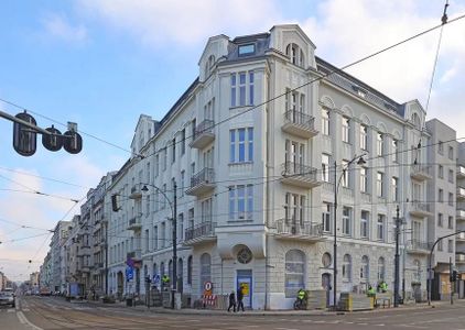 Imponujące remonty w centrum Łodzi w 2024 roku. Kolejne budynki wypiękniały [PODSUMOWANIE]