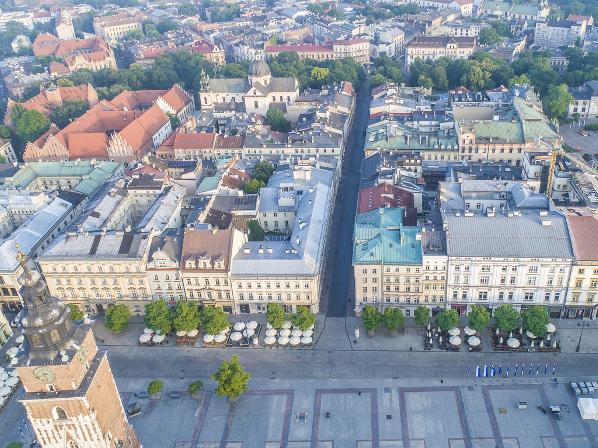Kraków: Bank Pekao sprzedaje zabytkową kamienicę na Rynku. Oczekuje kilkudziesięciu milionów