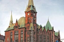 Piękny zabytkowy gmach w sercu Wrocławia może odzyskać dawny blask [FILM]