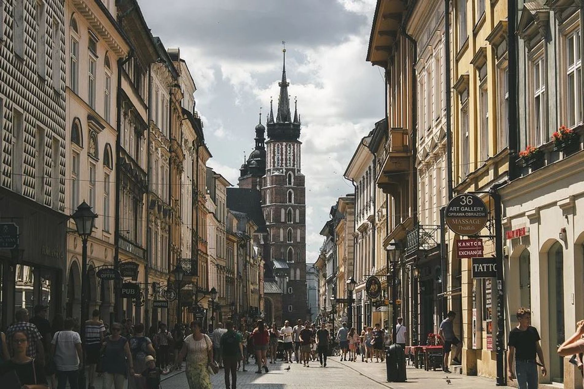 Jak radzą sobie ulice handlowe w Krakowie w czasie pandemii?