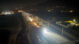 PKP PLK S.A. szlifuje szyny, by zwiększyć bezpieczeństwo i komfort podróży koleją [ZDJĘCIA]