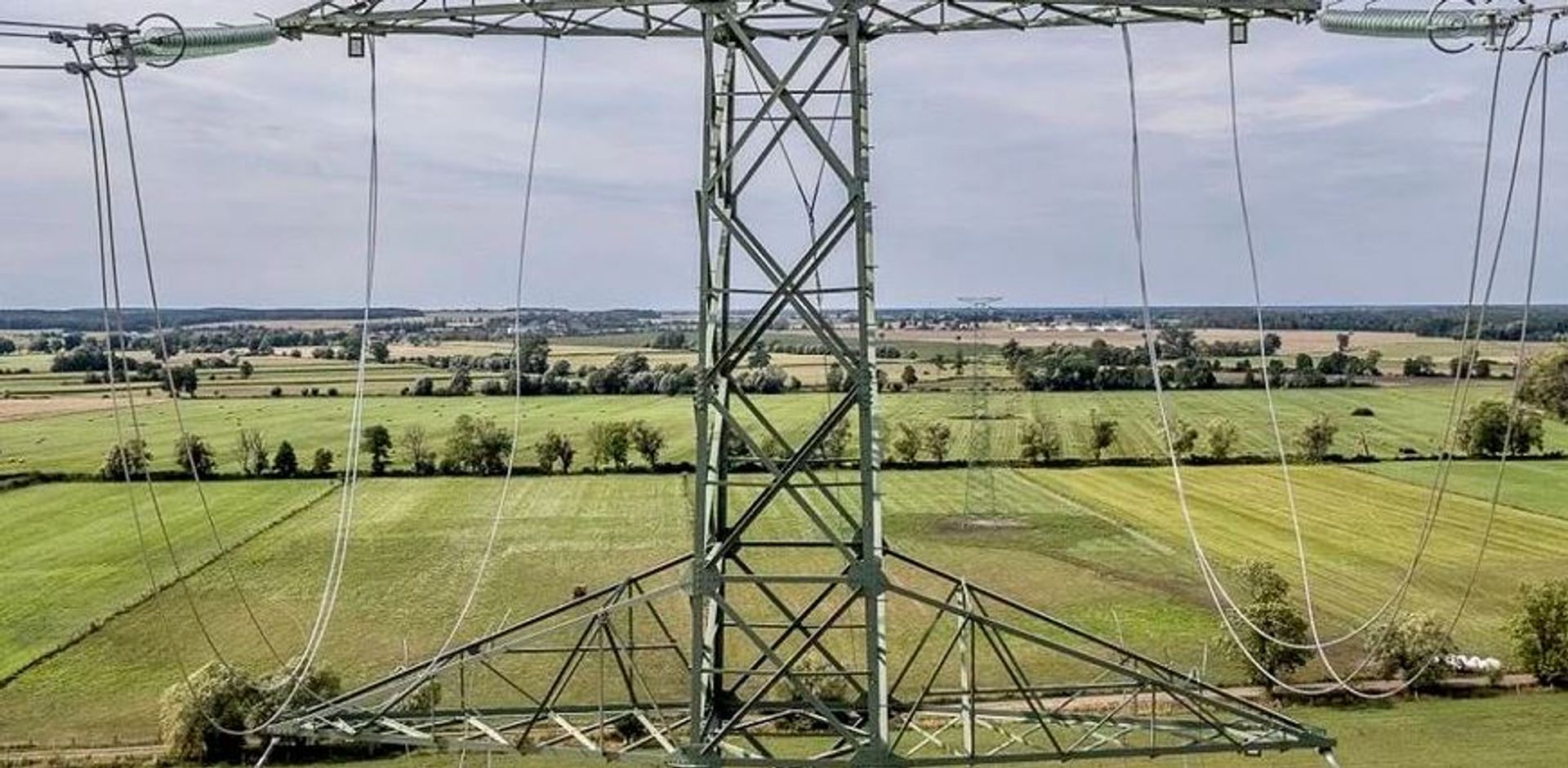Prąd z morskich farm wiatrowych na Bałtyku płynie kolejną linią do odbiorców w głębi Polski
