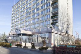 Hotele Ikar i Moxy w Poznaniu zamieniają się w izolatoria