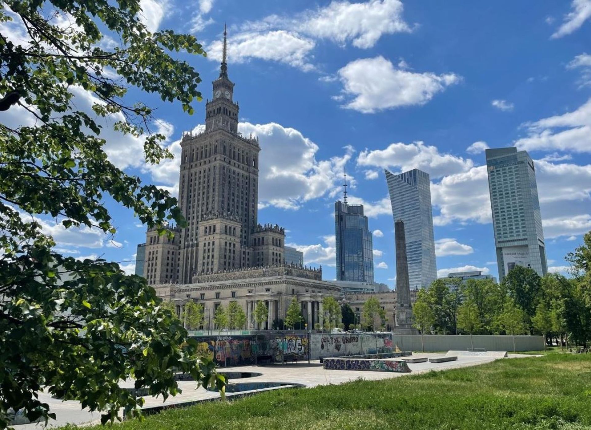 Mniej betonu, więcej zieleni – konkurs na park Świętokrzyski w Warszawie ogłoszony