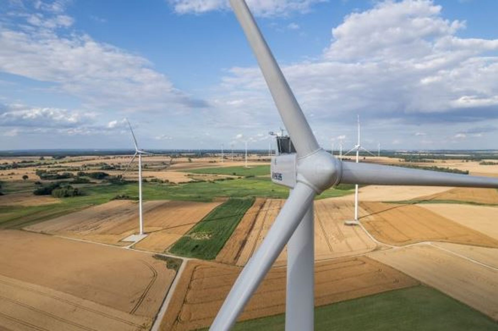 Qair uruchamia dwie nowe farmy wiatrowe w Polsce